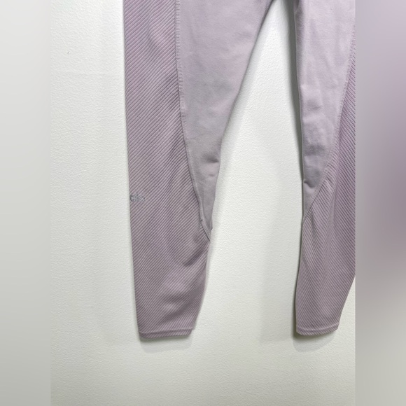 Alo Yoga No Limit 7/8 High Waist Ribbed Trim Leggings Lavender‎ Dusk Size M - Picture 6 of 9